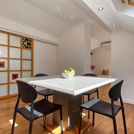 Royal -montenapoleone- *