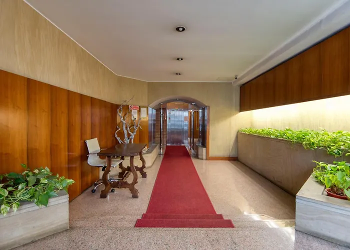 Royal -montenapoleone-